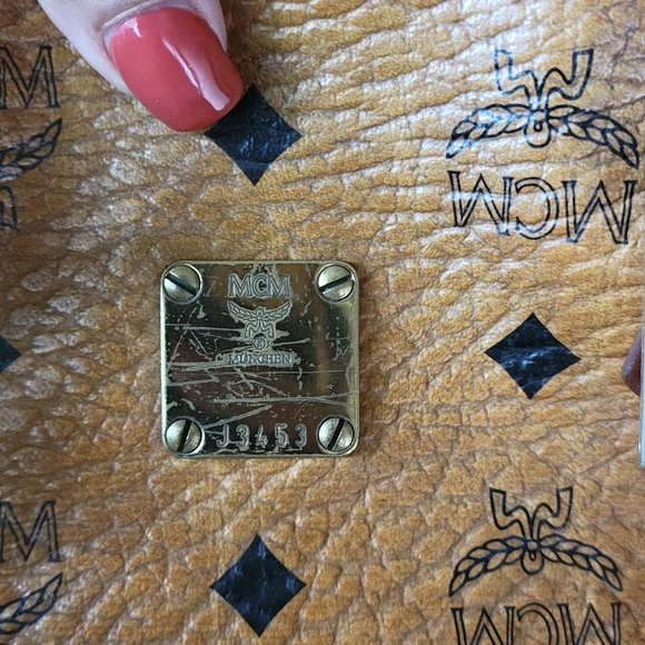 100% Authentic vintage MCM congnac Boston bag - Picture 8 of 15